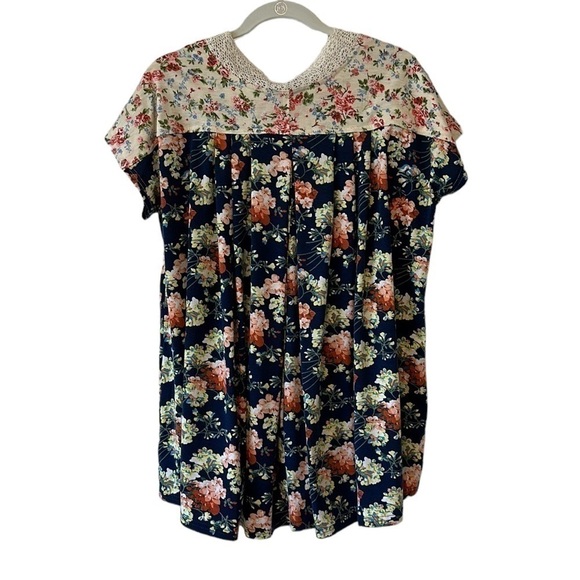 Gigio Mixed Floral Boxy Top - Size Medium / Large - Picture 3 of 8